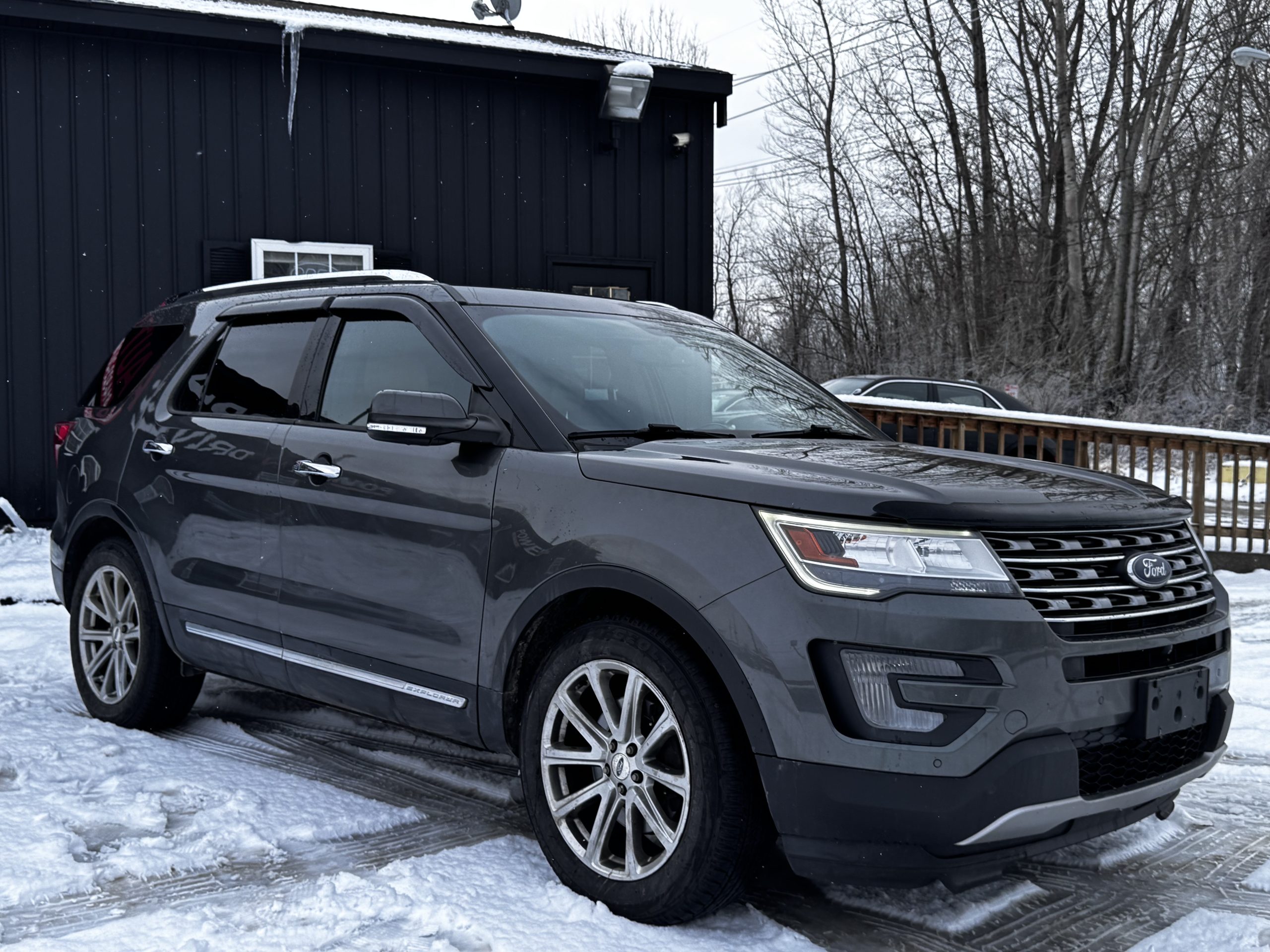 2017 Ford Explorer Limited - Photo 2