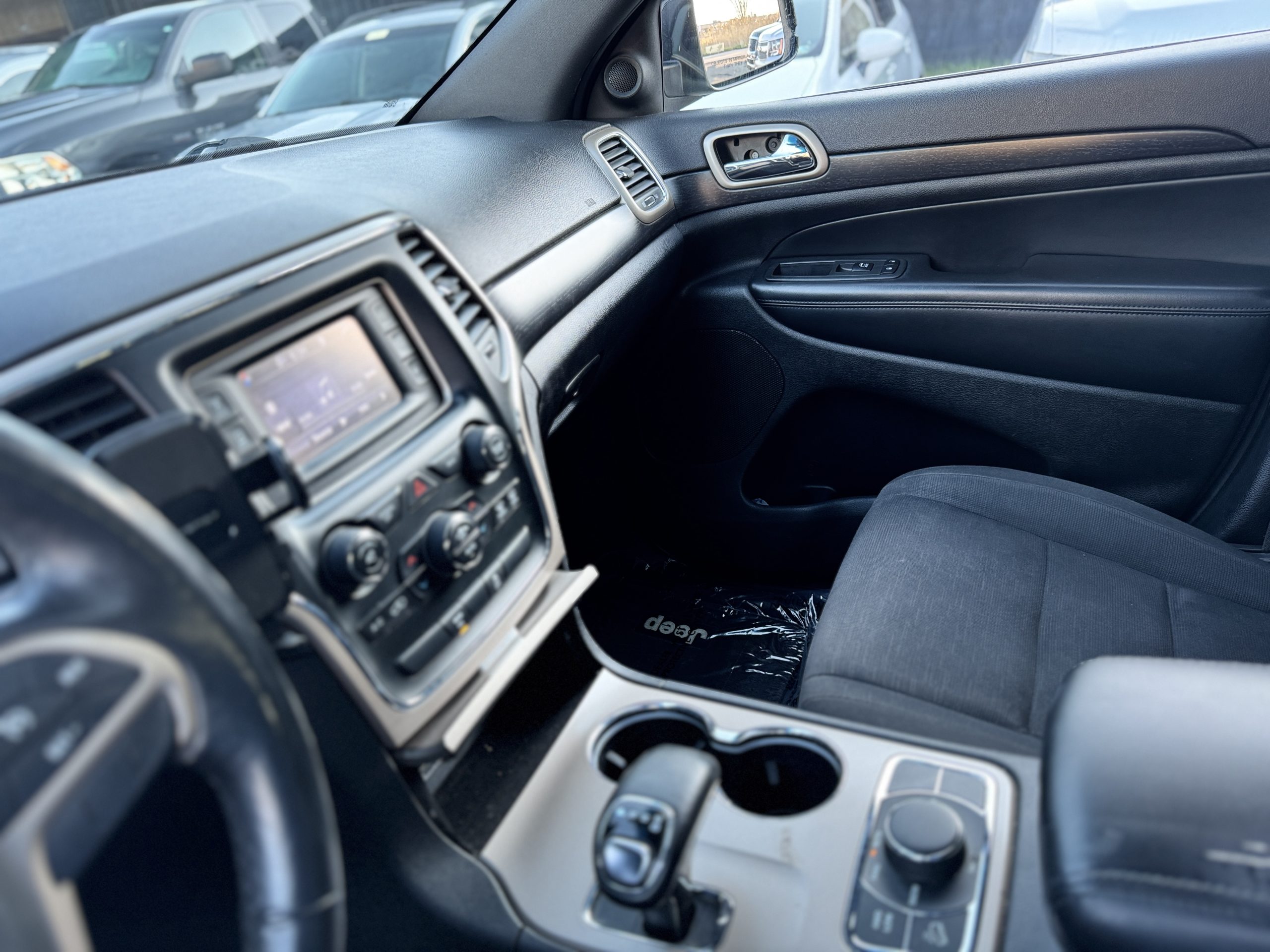 2014 Jeep Grand Cherokee Laredo - Photo 18