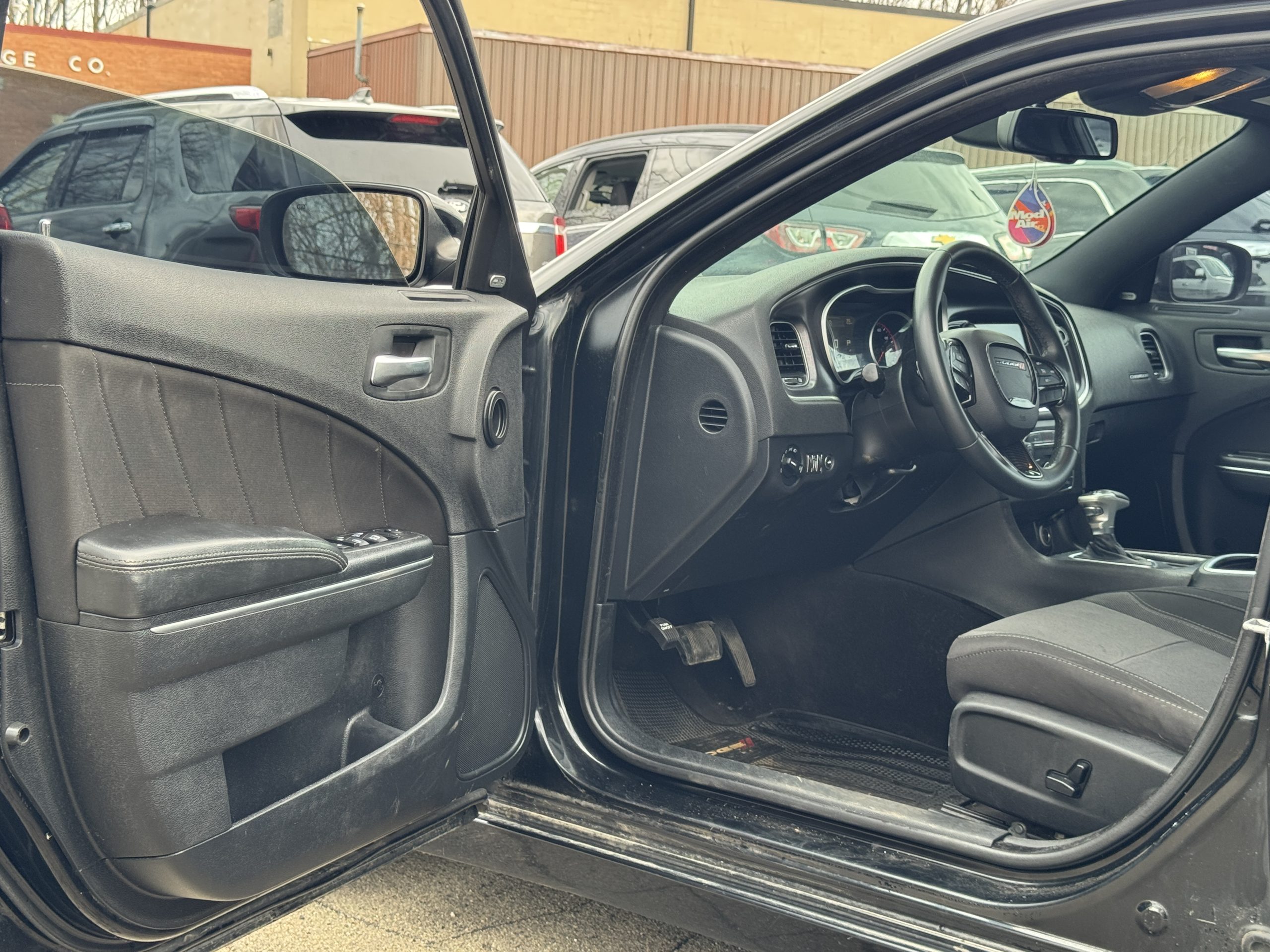 2016 Dodge Charger SXT - Photo 6