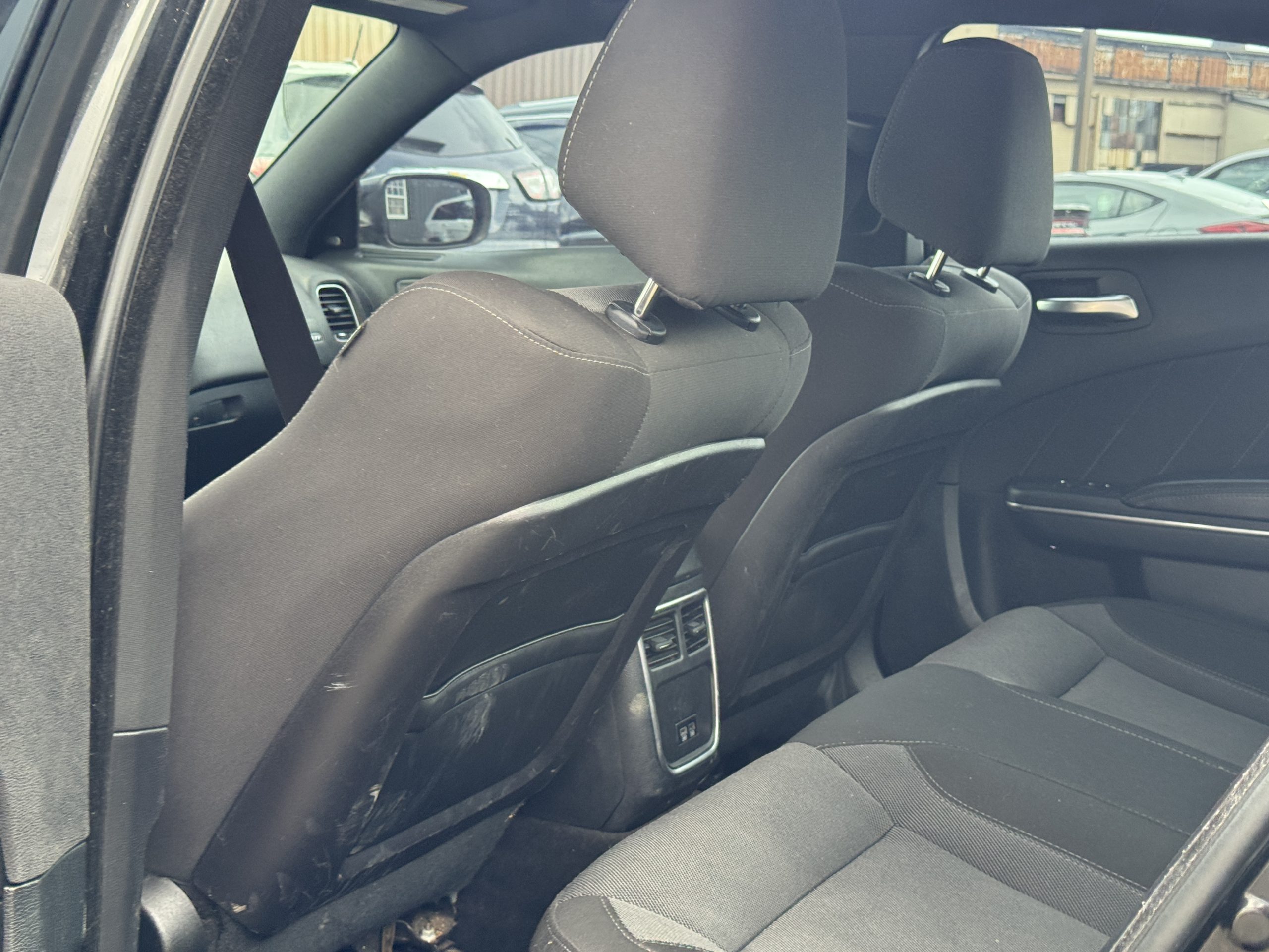 2016 Dodge Charger SXT - Photo 9